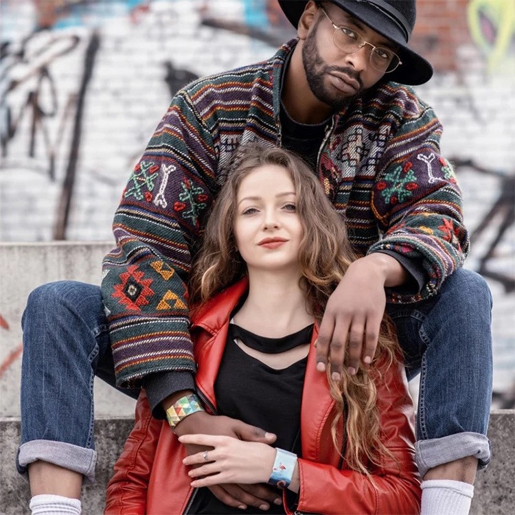 メタ情報で入れたカンマ区切りのキーワードを入れる